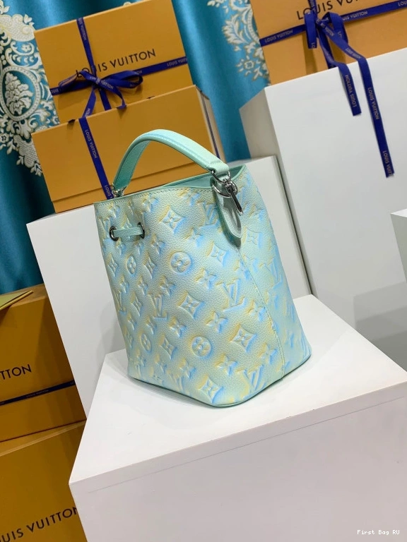 First bag VUITTON BB NÉONOÉ LOUIS 0808